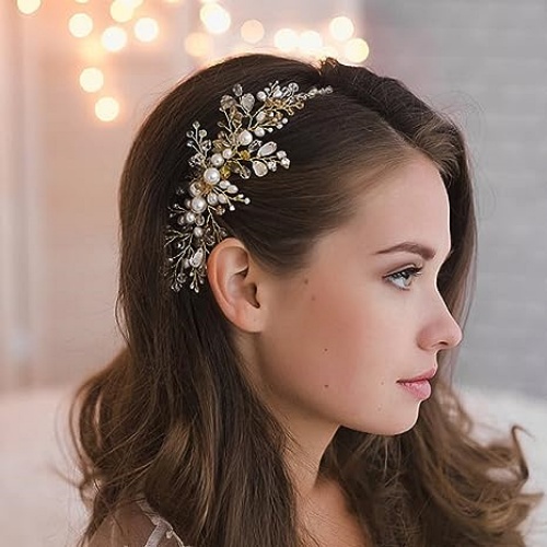 Crystal and pearl bridal hair comb Breathtaking bridal combs made from Swarovski and pearls
