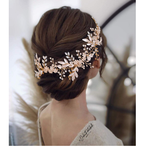 Floral bridal crown headpiece A bouquet of beautiful flowers with...