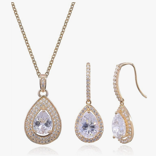 Teardrop bridal jewelry set The perfect set that every bride wants with Beautiful crystal stones