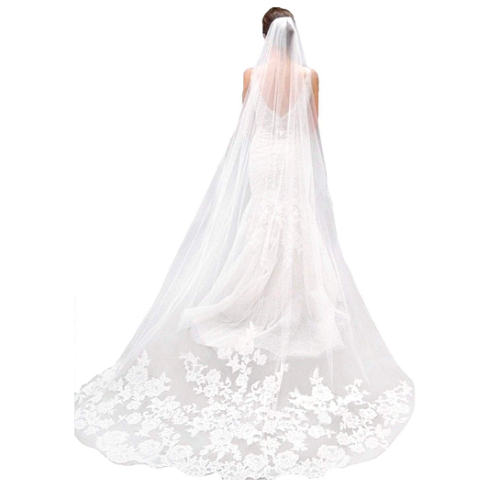 Bridal veil lace appliques Stunning princess veil with a long trail and lace embellishments