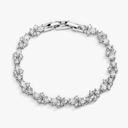 Bracelet for bride A spectacular delicate and shiny crystal jewelry for weddings that does the job in style