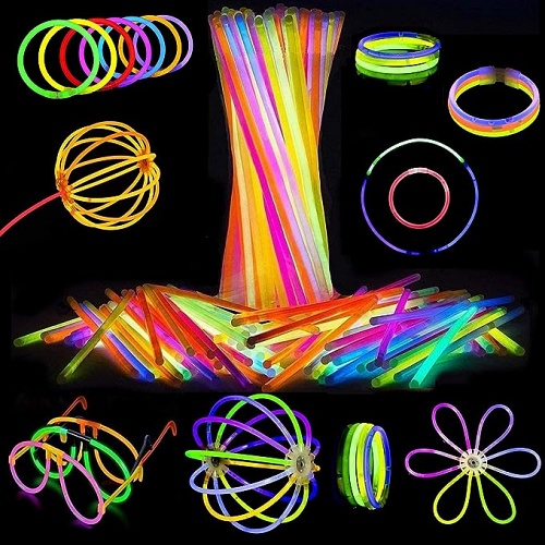 Light up party favors for wedding that contains no less than 206 glowing stick lights and connectors for special and crazy shapes