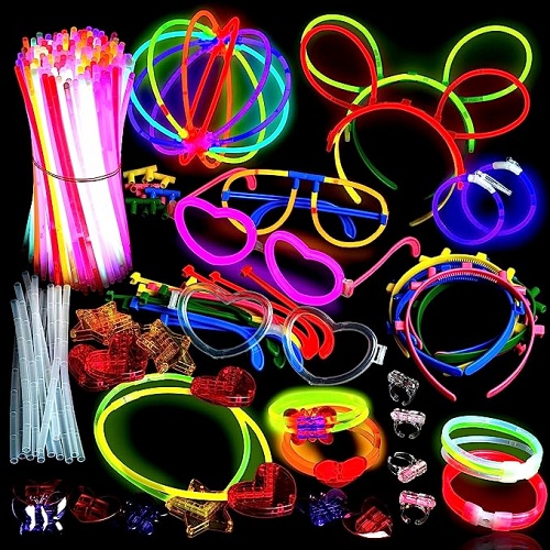Light up wedding party favors A huge package that includes no less than 500 colorful and especially fun accessories! Originality is the name of the game