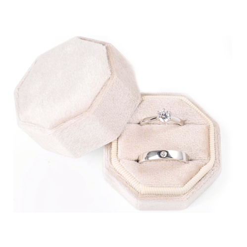 Velvet ring box wedding made of pleasant and cuddly fabric Perfect for the ceremony and perfect for storing jewelry