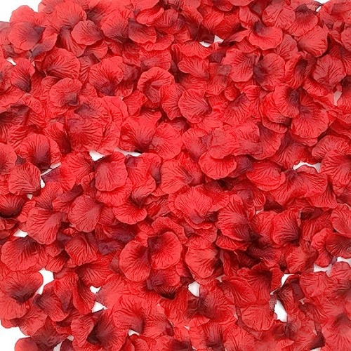 Rose petals wedding aisle in a variety of soft and special colors Scatter on the tables, at the ceremony and more! A huge package of 2,200 Pcs