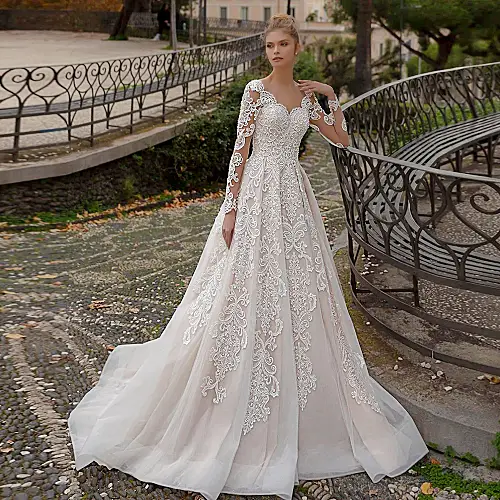 Miao duo wedding dress with a train lace sleeves and stunning princess embroidery – Elegant and extremely flattering