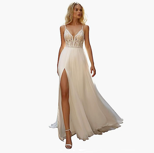Boho chic bridal dress This beach wedding dress is made of tulle, satin and built-in bra
